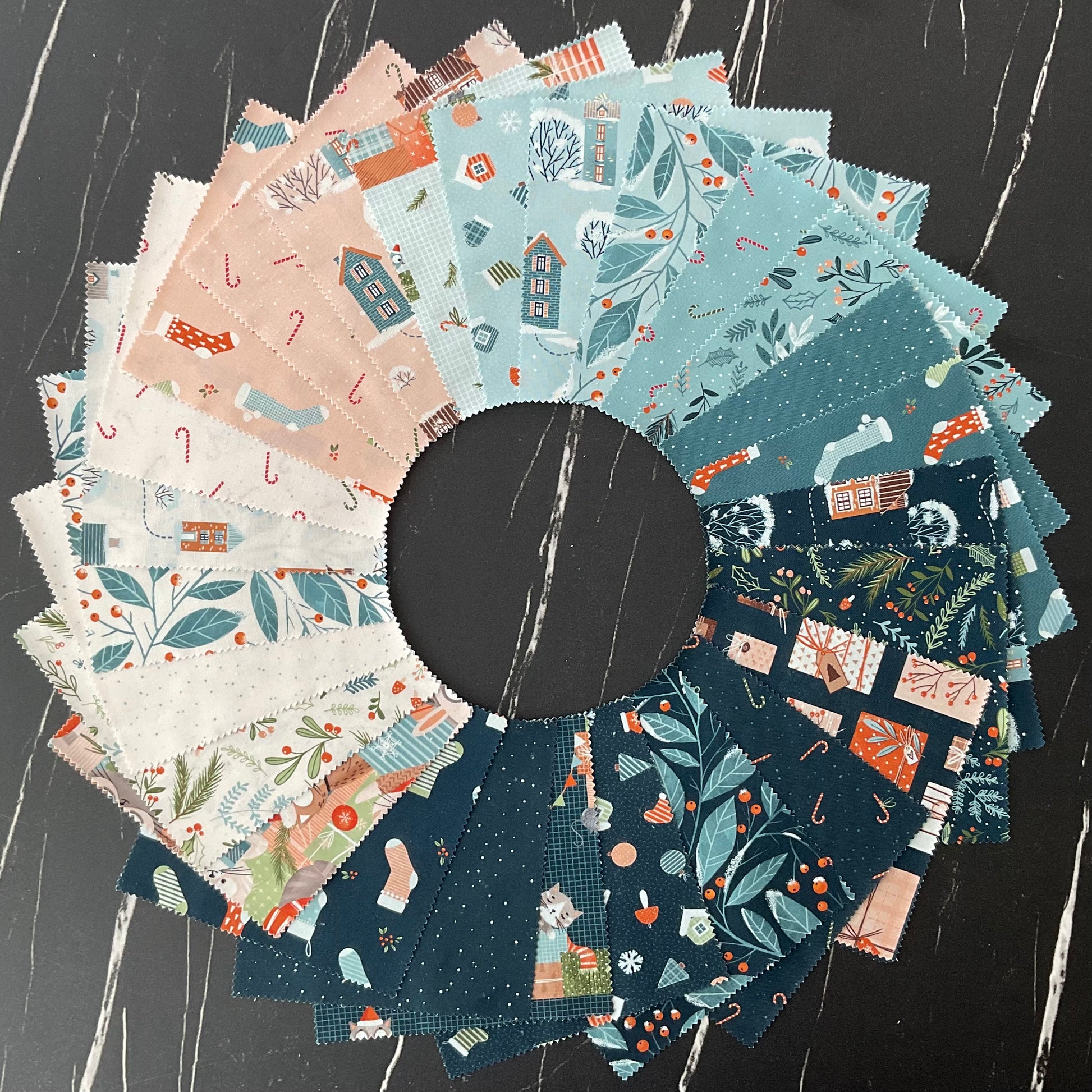 Purrfect Christmas by Elena Amo : Mini Charm 39040MC