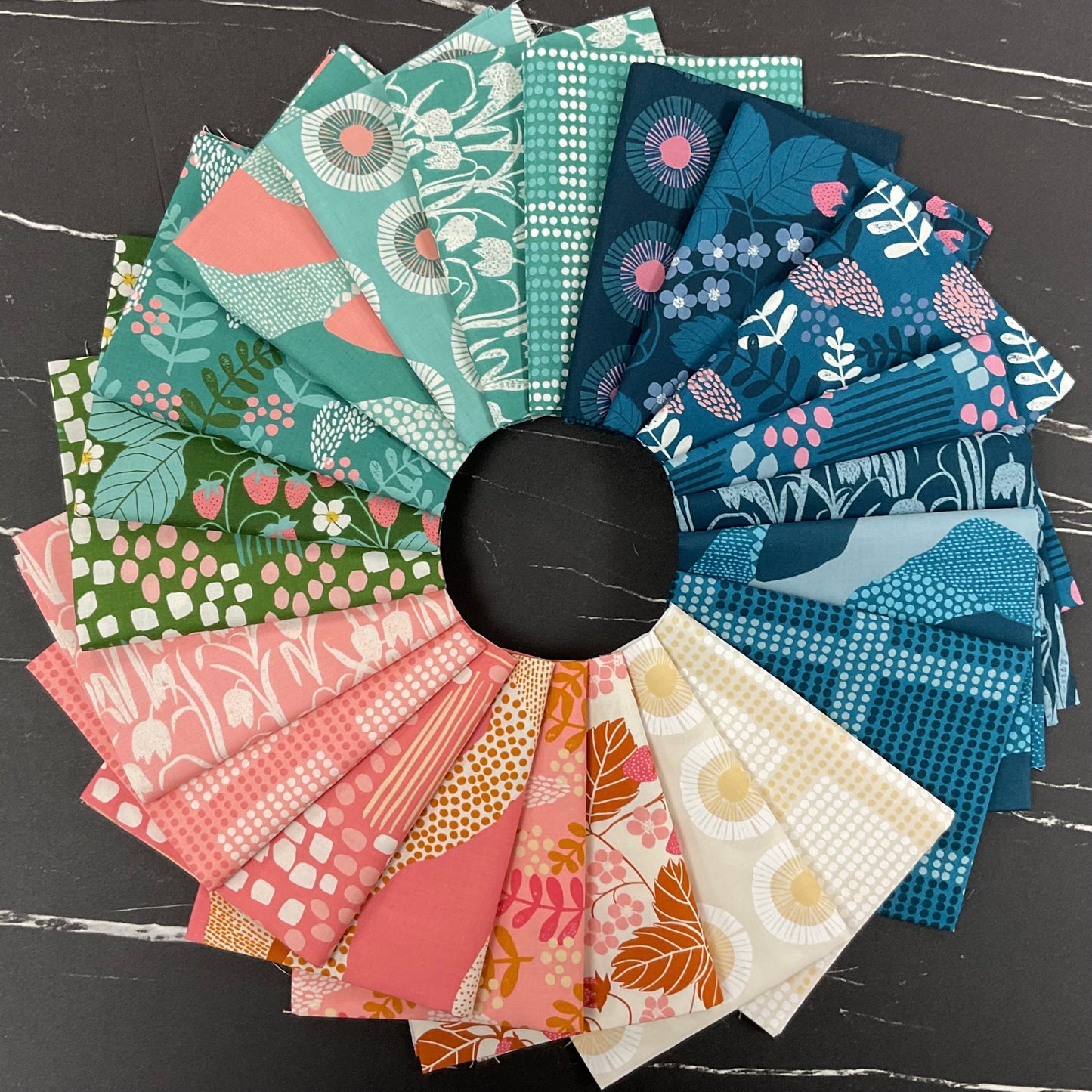 Reimagined Landscapes by Jen Hewett : Fabric Bundles