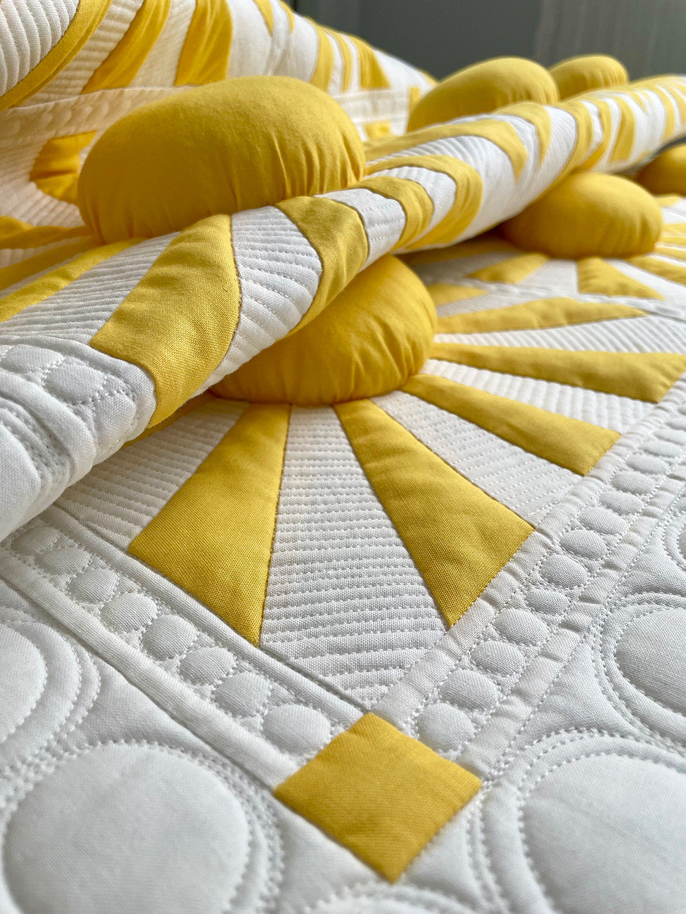 Sunshine Puff Quilt Pattern # SDQ-67459 - Special Order