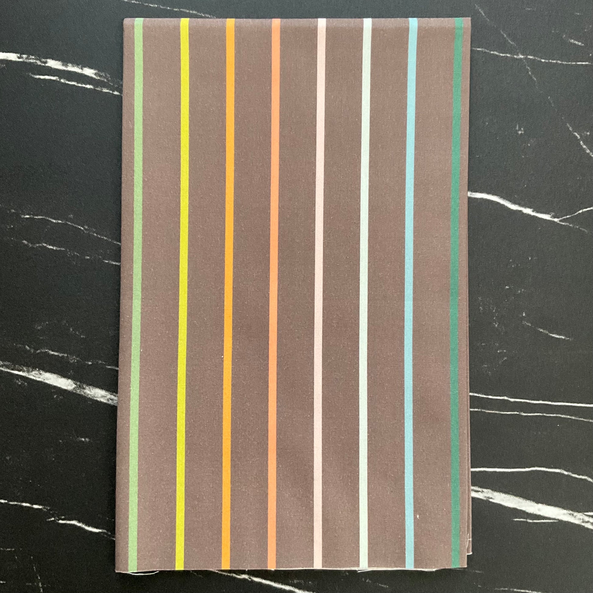 Slow Summer by Suzy Quilts : Tiny Stripes Driftwood SLS99309