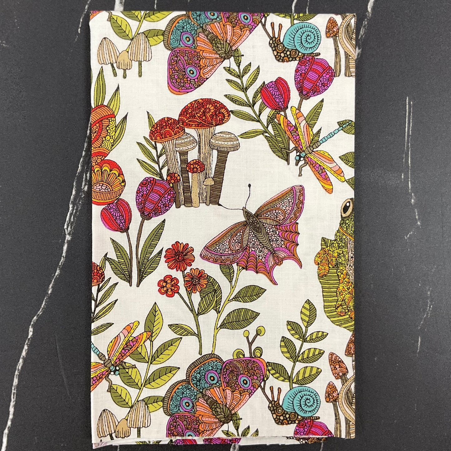 Small Wonders by Valentina Harper : Toss Cream 16501-07