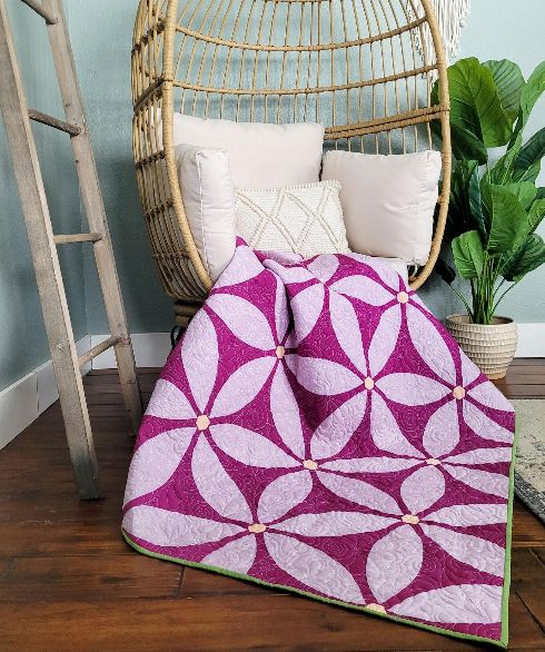 Soul Fusion by AGF Studio : Hexi Snowballs Quilt Kit