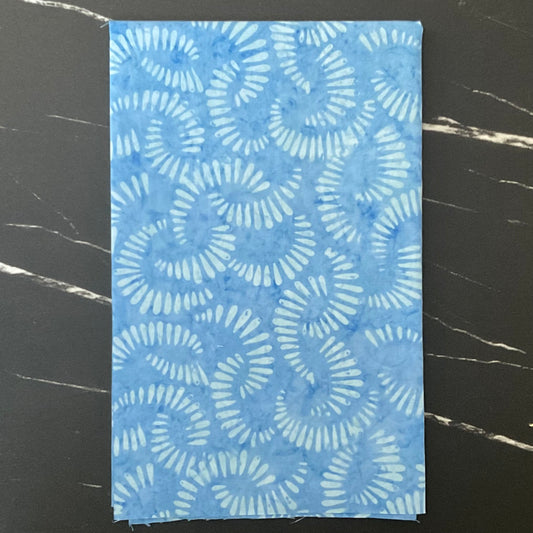 Splendor Quiltessentials 7 Batiks by Anthology Fabrics : Citrus Slice Periwinkle 440Q-6