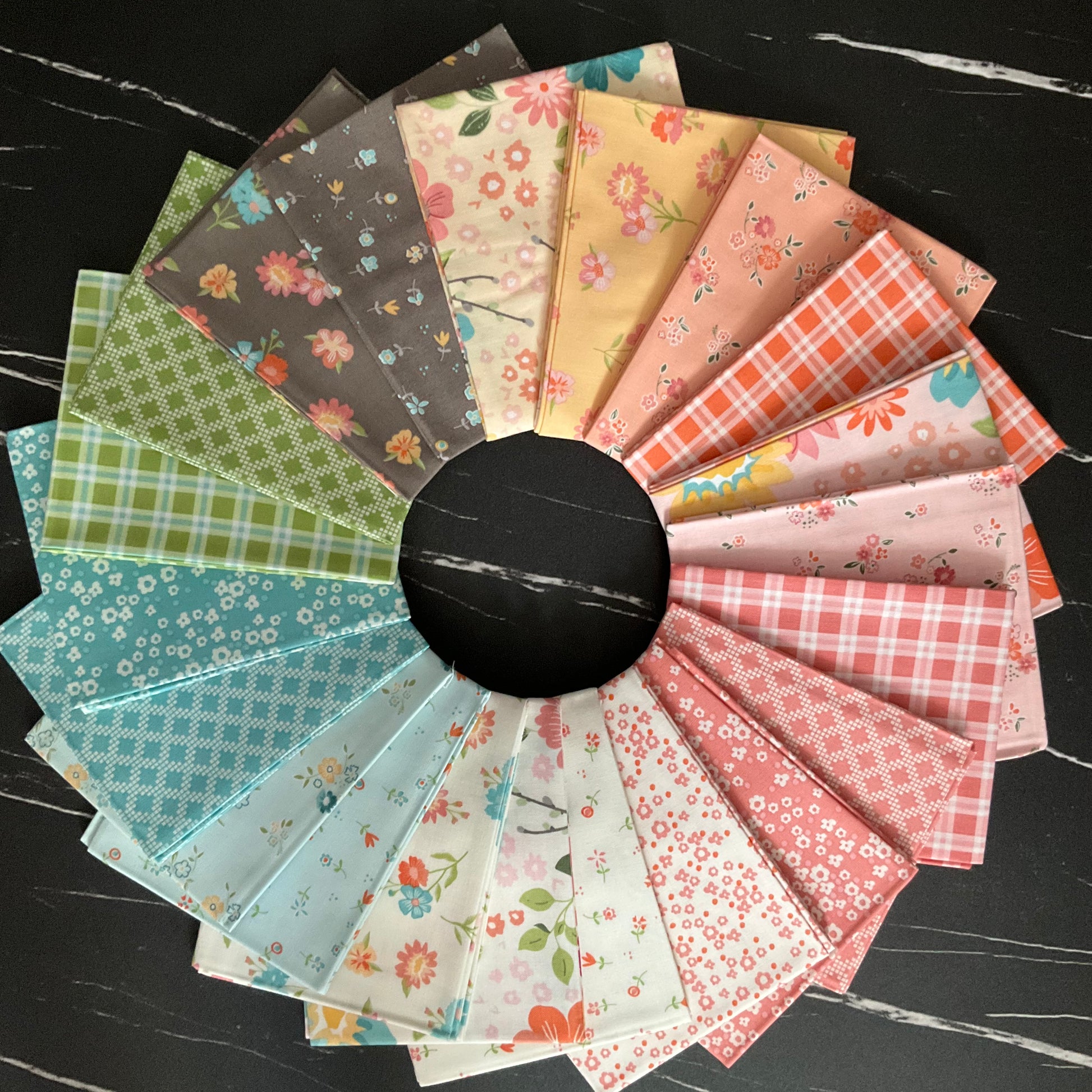 Spring’s in Town by Sandy Gervais : Fat Quarter Bundle