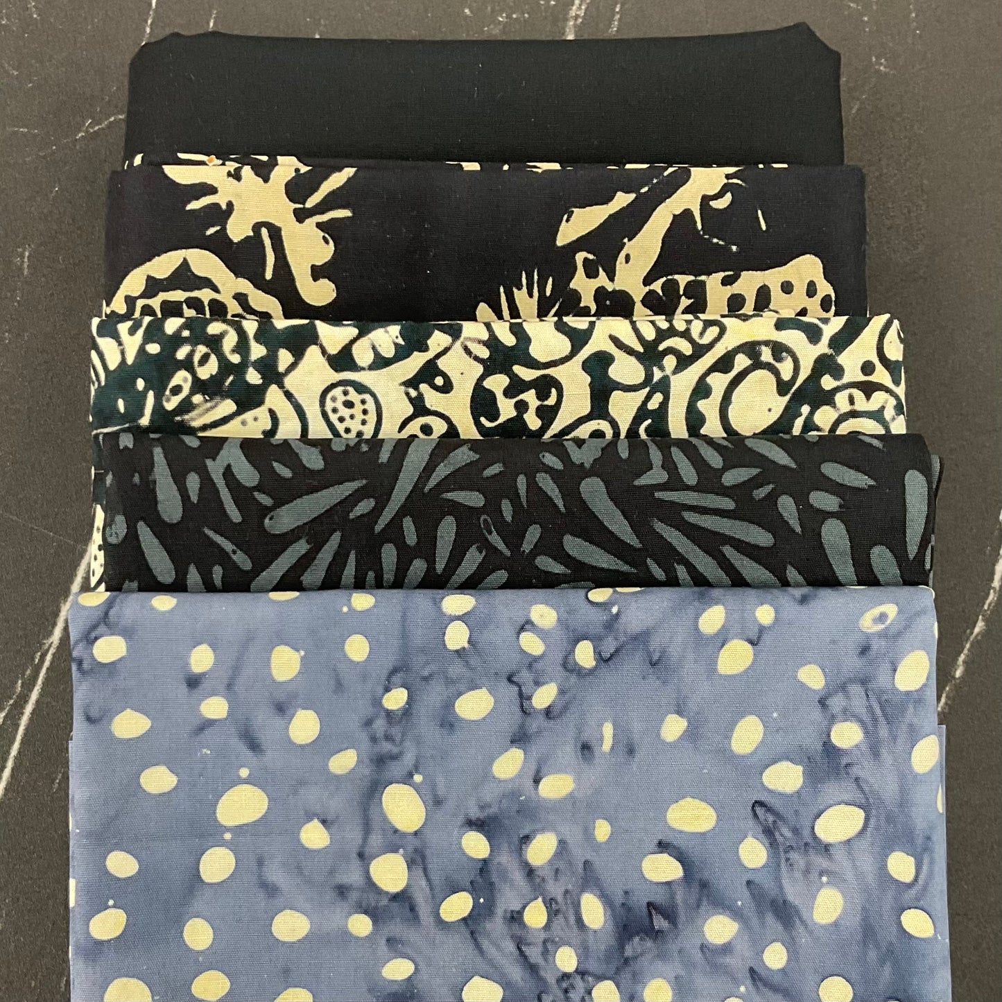 Strawberry Lane by Sally Kelly : Daisy Mae Quilt Kit