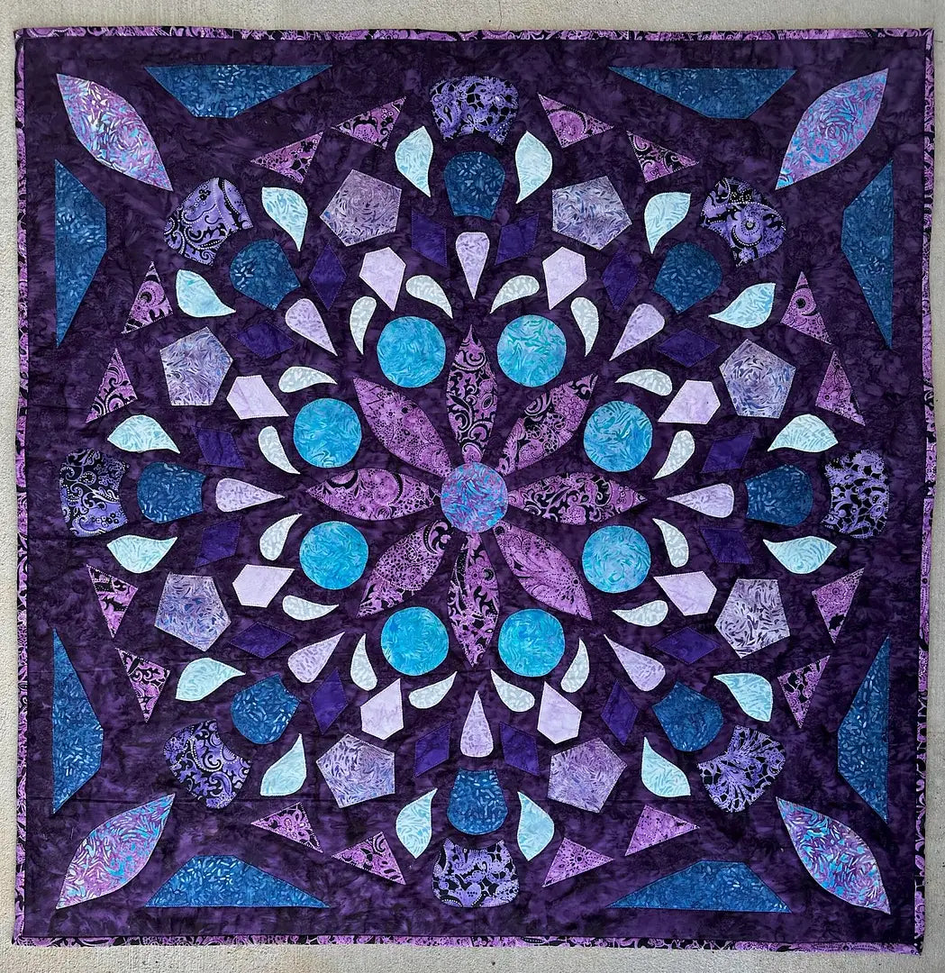 Sunshine by Sally Kelly : Bespectacled Applique Quilt Kit