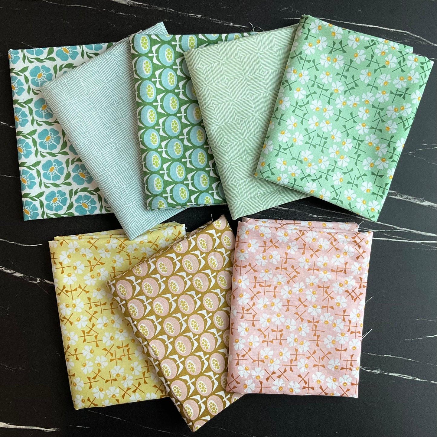 Sweet Floral Scent by Loes Van Oosten : Bundles