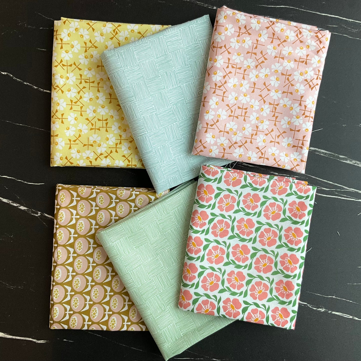 Sweet Floral Scent by Loes Van Oosten : Bundles