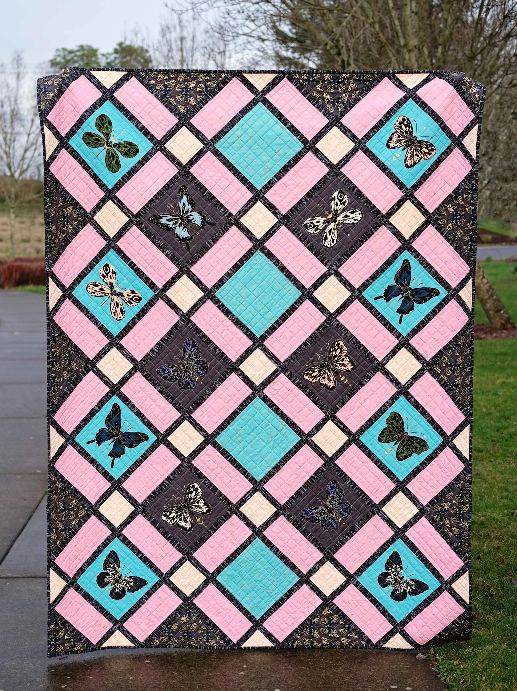 The Delilah Quilt Pattern by Kitchen Table Quilting