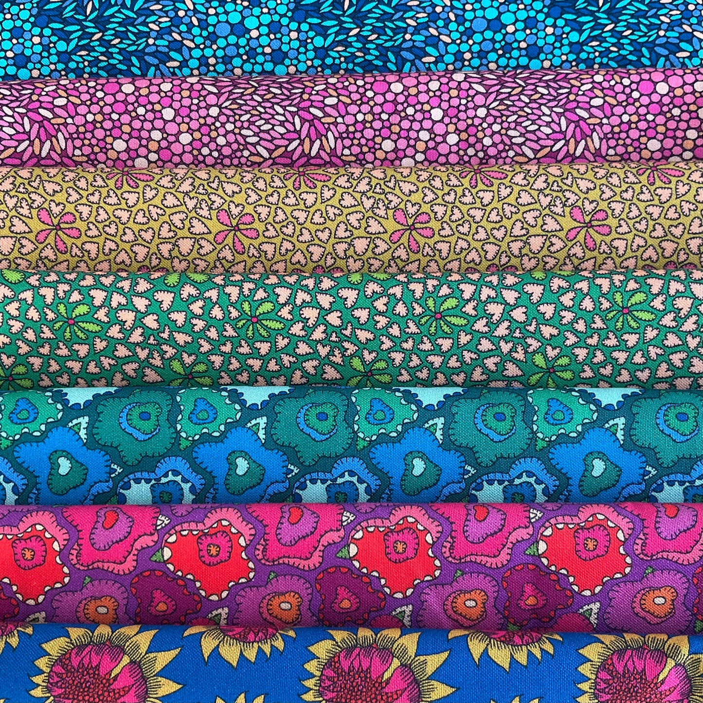 Twilight by Sally Kelly: Perpetual Emotions Quilt Kit (includes acrylic templates)