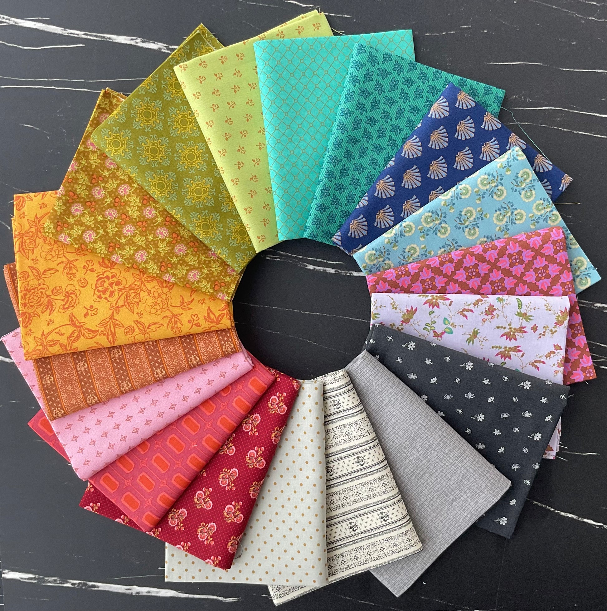 Complements by Sew Kind of Wonderful - Crossfit Quilt Kit