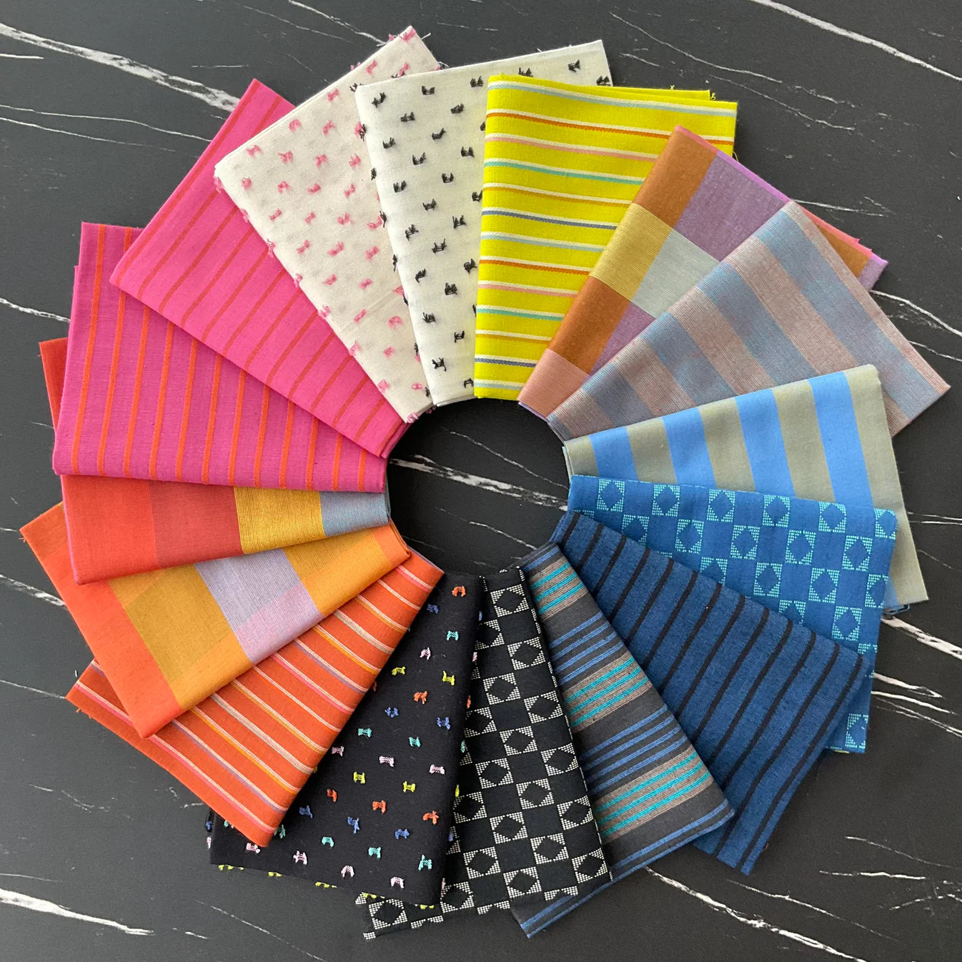 Warp & Weft Ooh Lucky Lucky by Alexia Marcelle Abegg : Clothesline Stripe Golden RS4124 12