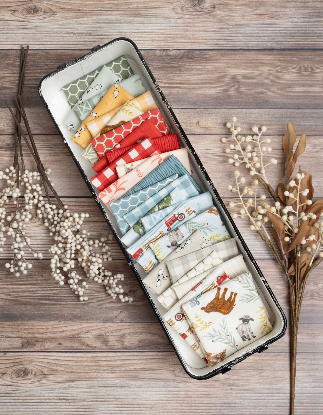 Willows Farm by Deb Strain : Mini Charm Pack