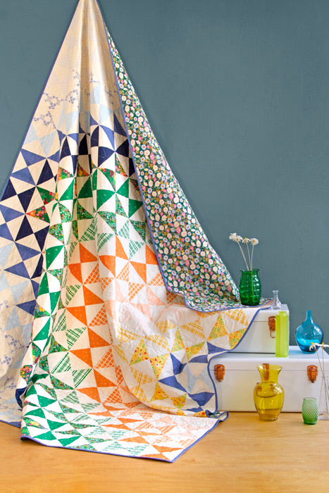 Luminous Quilt Kit featuring Daisy by Maureen Cracknell